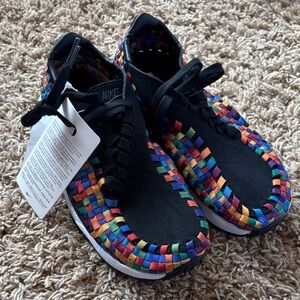 Nike Air Footscape Women’s Multicolor Woven Sneakers Sz 6.5 or 11.5